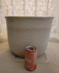 lot 20 image: Rustic Oatmeal Glaze Horizontal Planter