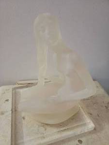 lot 30 image: Bathing Lady Resin Sculpture, MCM Resin Sculpture