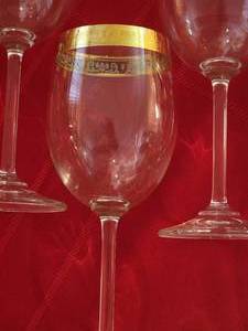 lot 46 image: Elegant Gold Banded Wine Glasses, set of 8