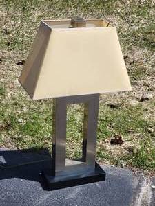 lot 23 image: Postmodern brushed Nickle Table Lamp