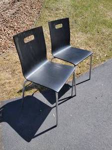 lot 81 image: Isaac Mizrahi Charcoal Stacking Wooden Chairs