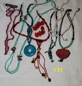 lot 111 image: Colorful Turquiose and Coral Hued Bead Jewelry Collection
