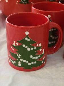 lot 67 image: Vintage West German Christmas Dining Service - Waechtersbach
