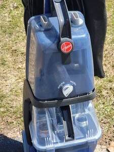 lot 121 image: Hoover Power Scrub Deluxe Carpet Cleaner  Vaccuum - FH50141