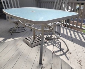 lot 15 image: Amazing Outdoor Patio Dining Set