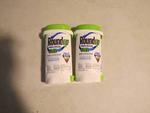 lot 82 image: 2 Piece Lot of Round Up Precision Gel Weed and Grass Killer