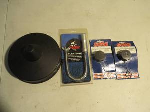 lot 87 image: Mixed lot of Ice Fishing Accessories