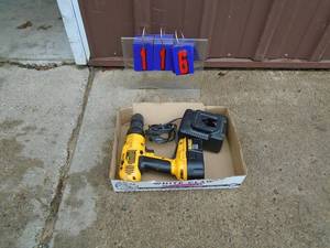 Dewalt 18 volt drill with battery & charger. Tested & works. As shown.