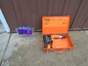 Ramset hammer drill anchor system with bits in steel case. Tested & works. As shown.