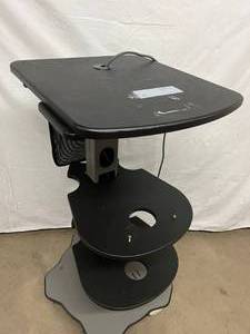 lot 40 image: FABULOUS MEDICAL CART