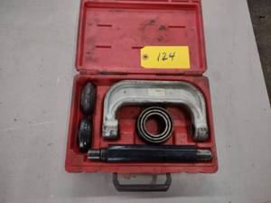 lot 124 image: Mac Ball Joint Press...