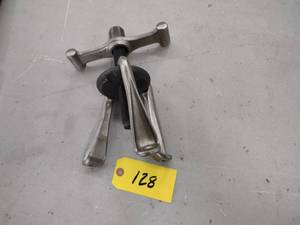 lot 128 image: OTC Hub Pullers...