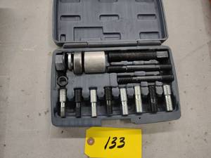 lot 133 image: Lisle Harmonic Balancer Tool...