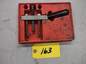 lot 163 image: Snap-On CJ145 Steering Wheel Puller...