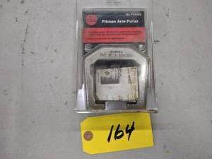 lot 164 image: Mac PA6496 Pitman Arm Puller...