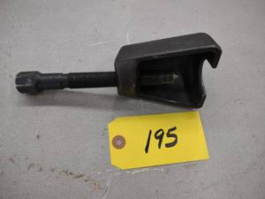 lot 195 image: Pitman Arm Puller...