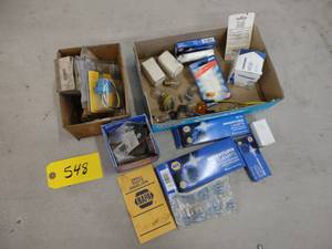 lot 548 image: Assorted Automotive Lamps ...