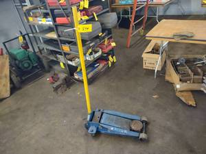 lot 594 image: Floor Jack, 2 12 Ton...