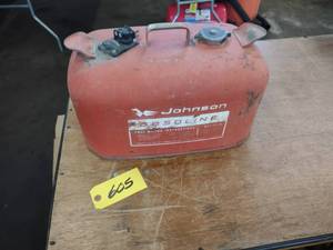 lot 605 image: Johnson Marine Fuel Tank, 6 Gallon...