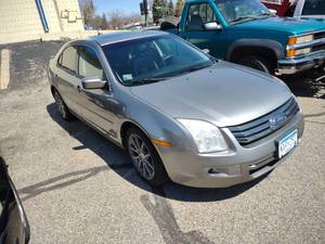 lot 3 image: 2009 Ford Fusion SE