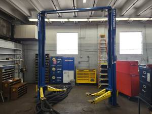 lot 7 image: Rotary 2-Post Hoist, 10,000 lb. Cap...