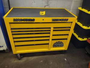 lot 62 image: Mac 11 Drawer Rolling Tool Chest, 5...