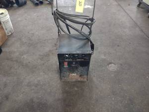 lot 35 image: Associated 612 Volt, 325 Amp Batte...