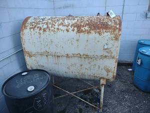 lot 42 image: New Antifreeze Tank, 59x27x44...