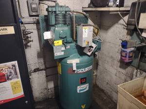 lot 14 image: Kruger Air 5 hp. Air Compressor, 20...