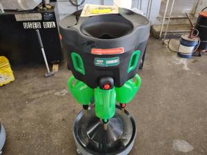 lot 51 image: Castro E-Pod Oil Dispenser...
