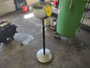 lot 72 image: Graco Waste Oil Drain...