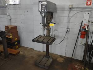 lot 79 image: Dayton 20 Variable Speed Drill Pre...