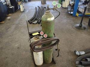 lot 448 image: Ox Weld OxygenAcetylene Torch Set ...