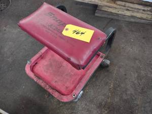 lot 464 image: Snap-On Creeper Stool...