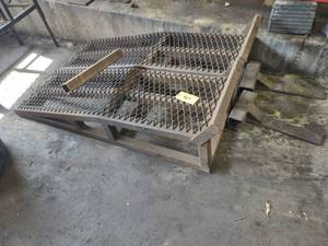 lot 465 image: Truck Ramps & Steel Stand, 54x18x10...