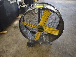 lot 480 image: Master 36 Barn Fan...