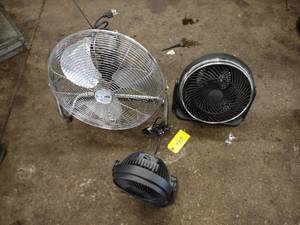 lot 483 image: (3) Fans...