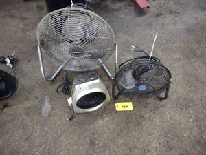 lot 484 image: (2) Fans & Heater...