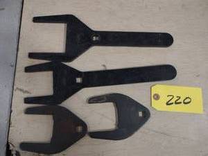 lot 220 image: Fan Clutch Wrenches...
