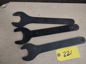 lot 221 image: Fan Clutch Wrenches...