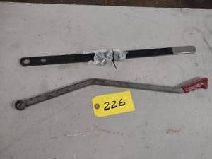 lot 226 image: Serpentine Belt Tools...
