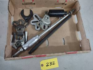 lot 232 image: Slide Hammer Puller Set...