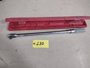 lot 235 image: Snap-On 010700022 12 Torque Wrenc...