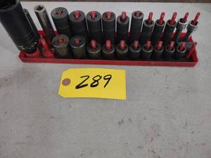lot 289 image: 38 Deep Sockets...