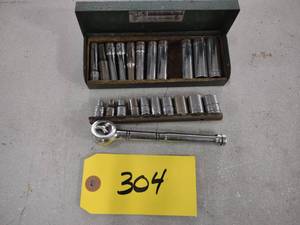 lot 304 image: 14 Ratchet & Sockets...