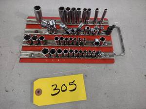 lot 305 image: Snap-On & Mac 14 Sockets...