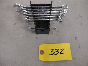 lot 332 image: Wrench Set, 7-19...