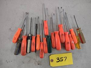 lot 357 image: Torx Drivers...