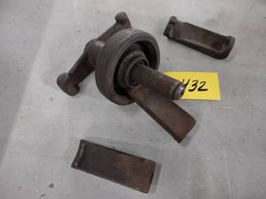 lot 432 image: Hub Puller...