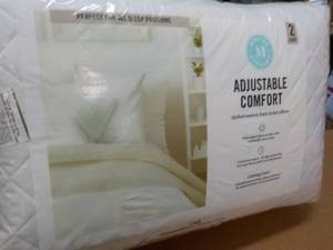 lot 16 image: Quilted Martha Stewart Pillows